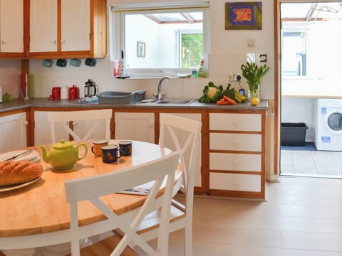 Kitchen/diner | Cobi&rsquo;s Cape Cottage, St. Just