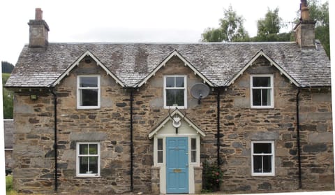 Detached period cottage with lots of quirky features inside