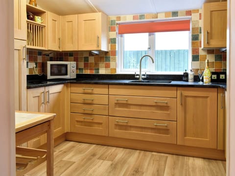Kitchen | Shirley&rsquo;s Cottage, Middlezoy, near Bridgwater
