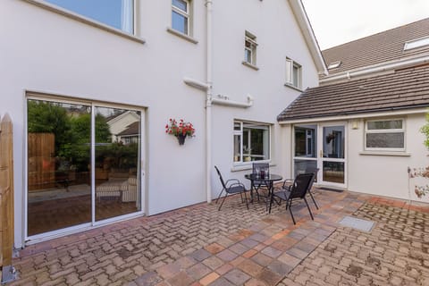 Entrance with outdoor seating area