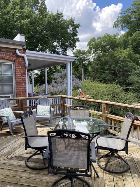 3004 Floyd Avenue • Aft Deck