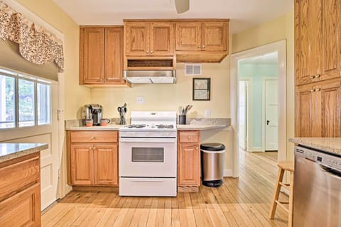 Kitchen | Condiments | Herbs | Dishwasher | Cooking Basics