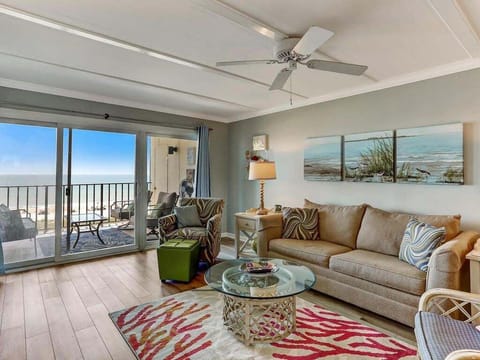Oceanfront Seating with Natural Light