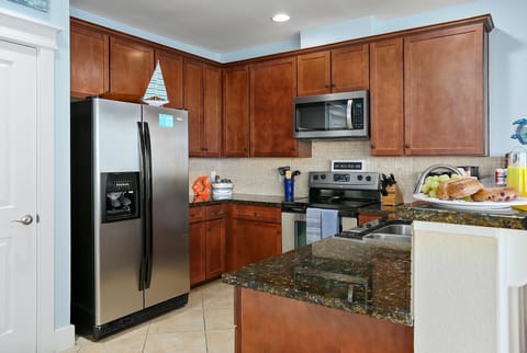 Fully stocked kitchen with all you'll need to cook family meals.