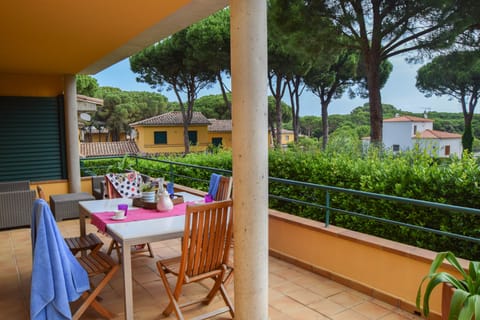 House in Pals to 500 mts from the Golf Platja de Pals .Communtiy Pool. Internet.