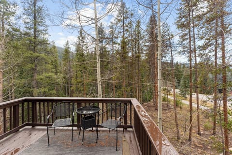Private deck with outdoor seating