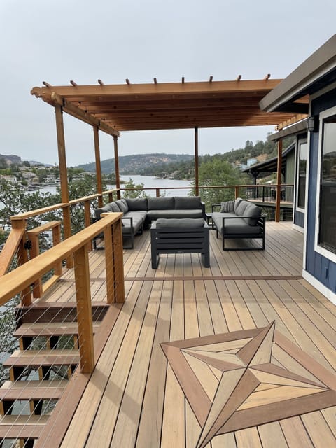 Upper deck facing South