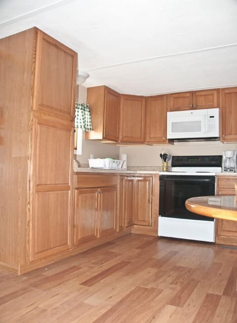 Fully equipped kitchen! Just bring your groceries!