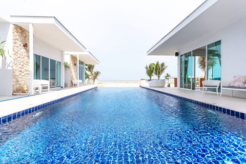 Villa overview - Pool Access with sea view 