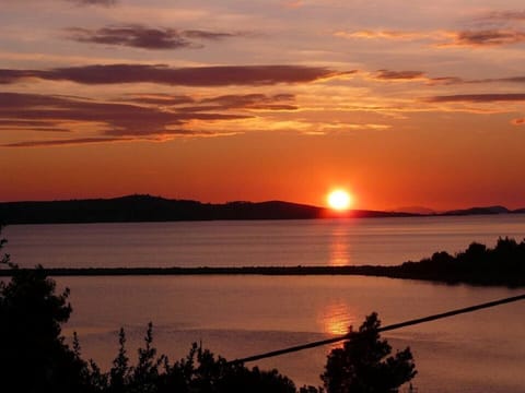 sunrise (balcony view)