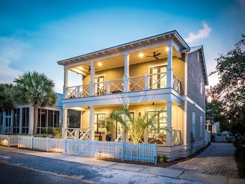 Main House "Livin' The Dream and Poolside Paradise"