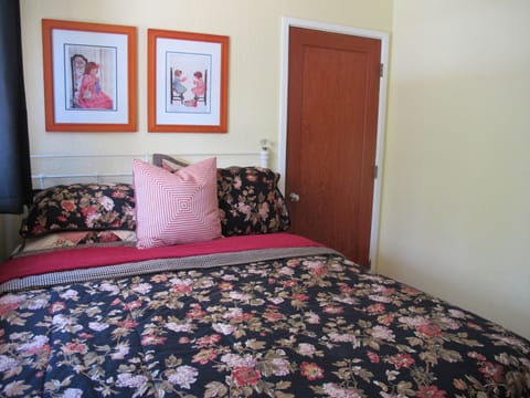 queen latex mattress-super comfortable!