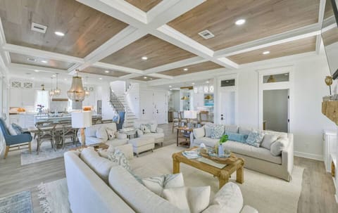  1st floor Living, Dining and Kitchen Open Concept perfect for large groups