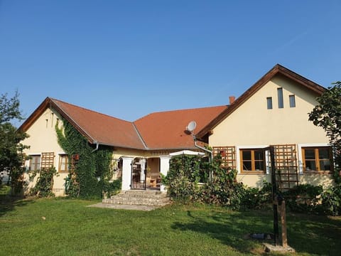 Country House Steirerengel - Holidays & Hunting