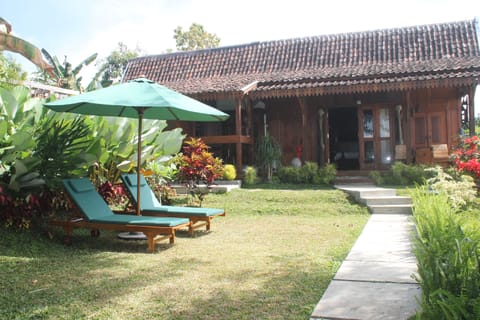 Main entrance to Joglo Exotico