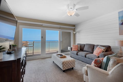 Welcome to Islander Beach Resort 6012