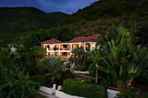 Loblolly villa overlooking Mahoe Bay and the serene Caribbean