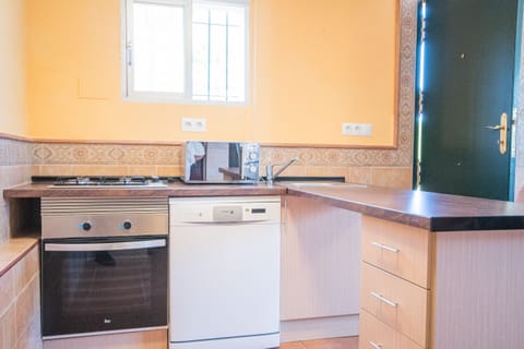 Enjoy the kitchen of this house in Alhaurín de la Torre