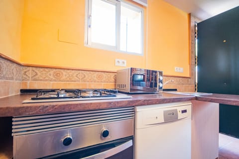Enjoy the kitchen of this house in Alhaurín de la Torre