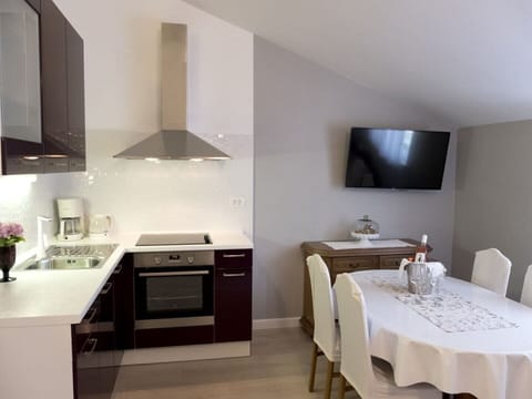 KITCHEN AND LIVING ROOM