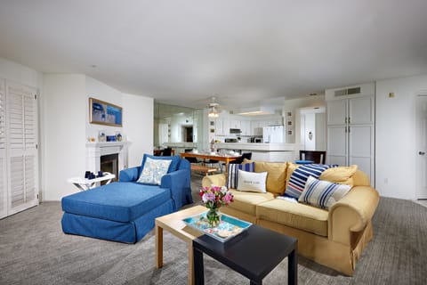 living room, dining, kitchen