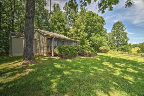 Rixeyville Vacation Rental | 2BR | 1.5BA | 810 Sq Ft | Stairs Required