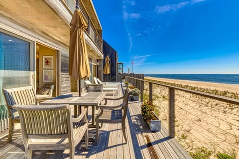 Lower deck