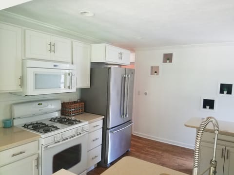 Kitchen with all appliances