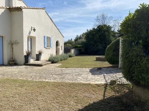 Great lawn space for a game of table tennis