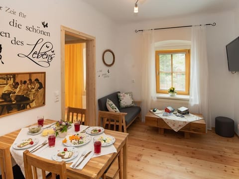 Biobauernhof Brunner - Brunner holiday apartment "Im Hühnerhotel" Farm Stay in Carinthia, Austria