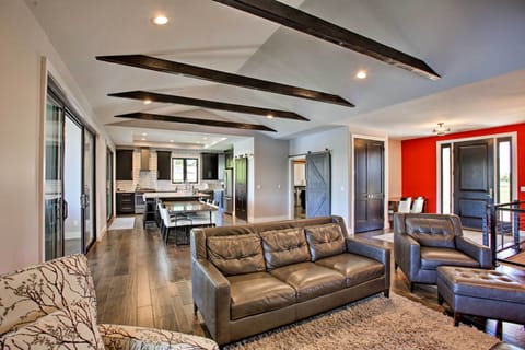 A one-of-a-kind vacation rental awaits at this Silver Lake getaway home!