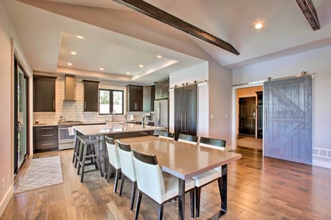 Share home-cooked feasts throughout your stay.