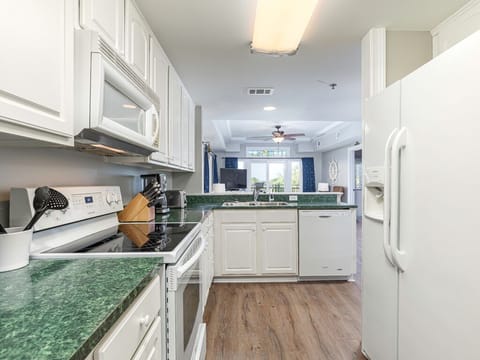 Fully equipped kitchen