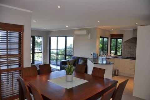 dining, kitchen, living 3 bed side