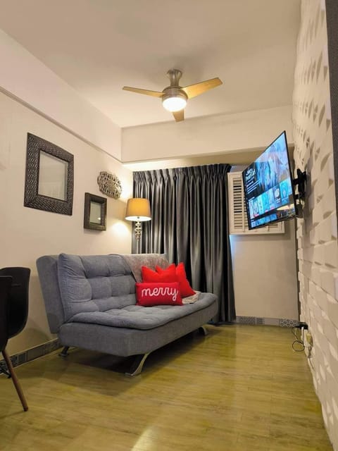 Living room is private and cozy.