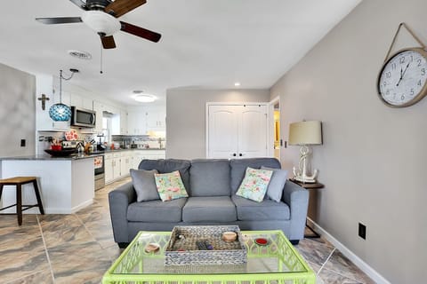 Open and Relaxing Living Space