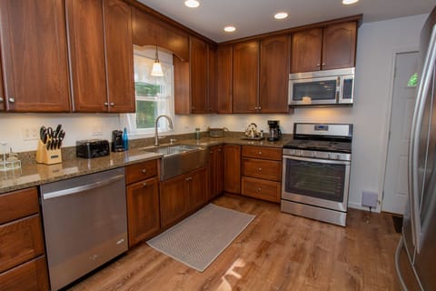 Main Level | Kitchen