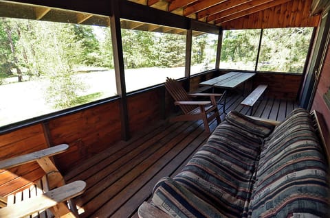 8x20 screened porch dining/relaxing with a lake view.  Very quiet, off-water.