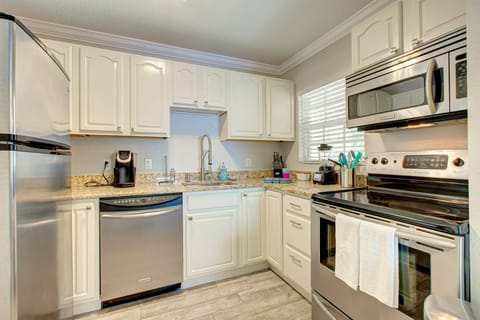 Everything you need to whip up your favorite seafood dish!  Stainless appliances and granite solid stone counters.