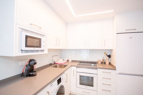Enjoy the kitchen of this apartment in Benalmádena (Arroyo de la miel)