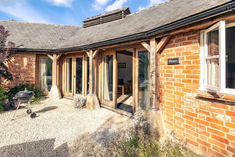 Flower Barn - StayCotswold