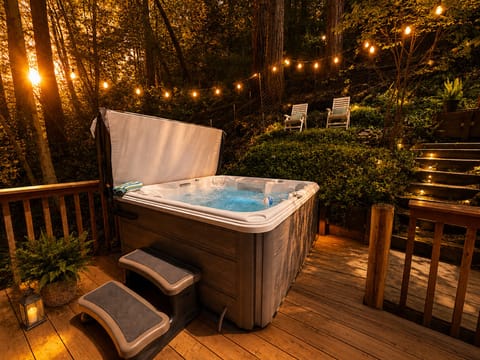 Relax and unwind under the redwoods in the Hot Tub! - New Hot Tub is ready and waiting for you!