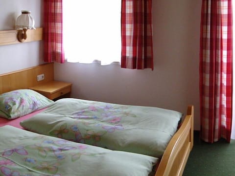 Double room with shower, WC - Reith-Gut Farm Stay in Salzburgerland