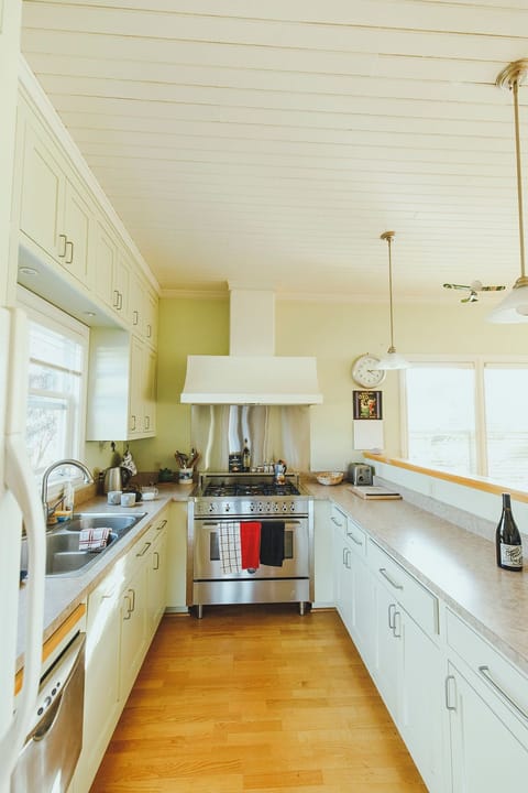 Bertazzoni 5-burner range