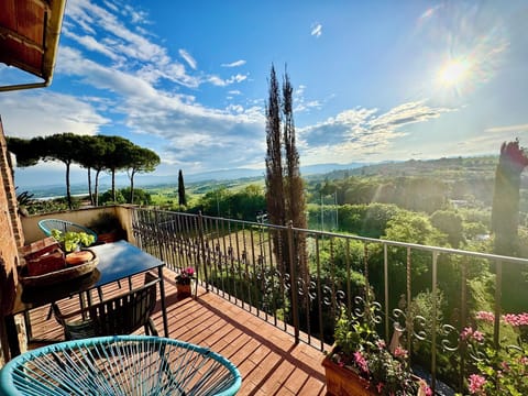 Breathtaking views across Umbria and Tuscany