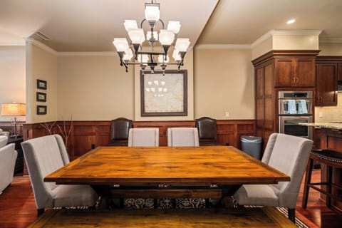 Dining room table