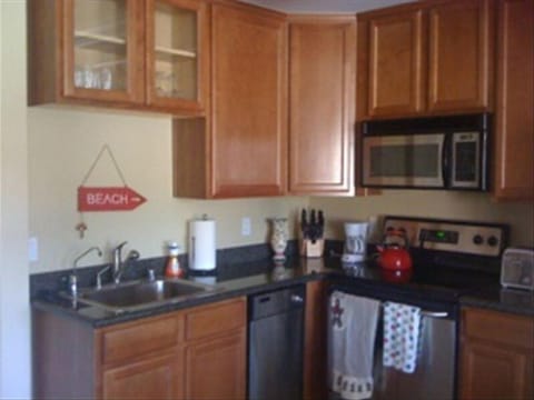 The fully equipped kitchen has everything you need