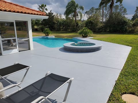Expansive Pool Deck - Spa and Infinity Edge Pool