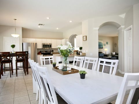 dining for everyone in the same room