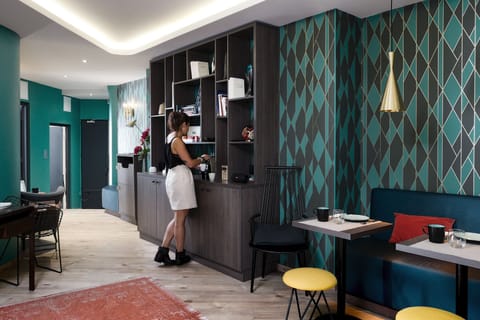 Outstanding Parisian apartment in heart of Paris - 14 guests - 7 bedrooms Apartment in Paris